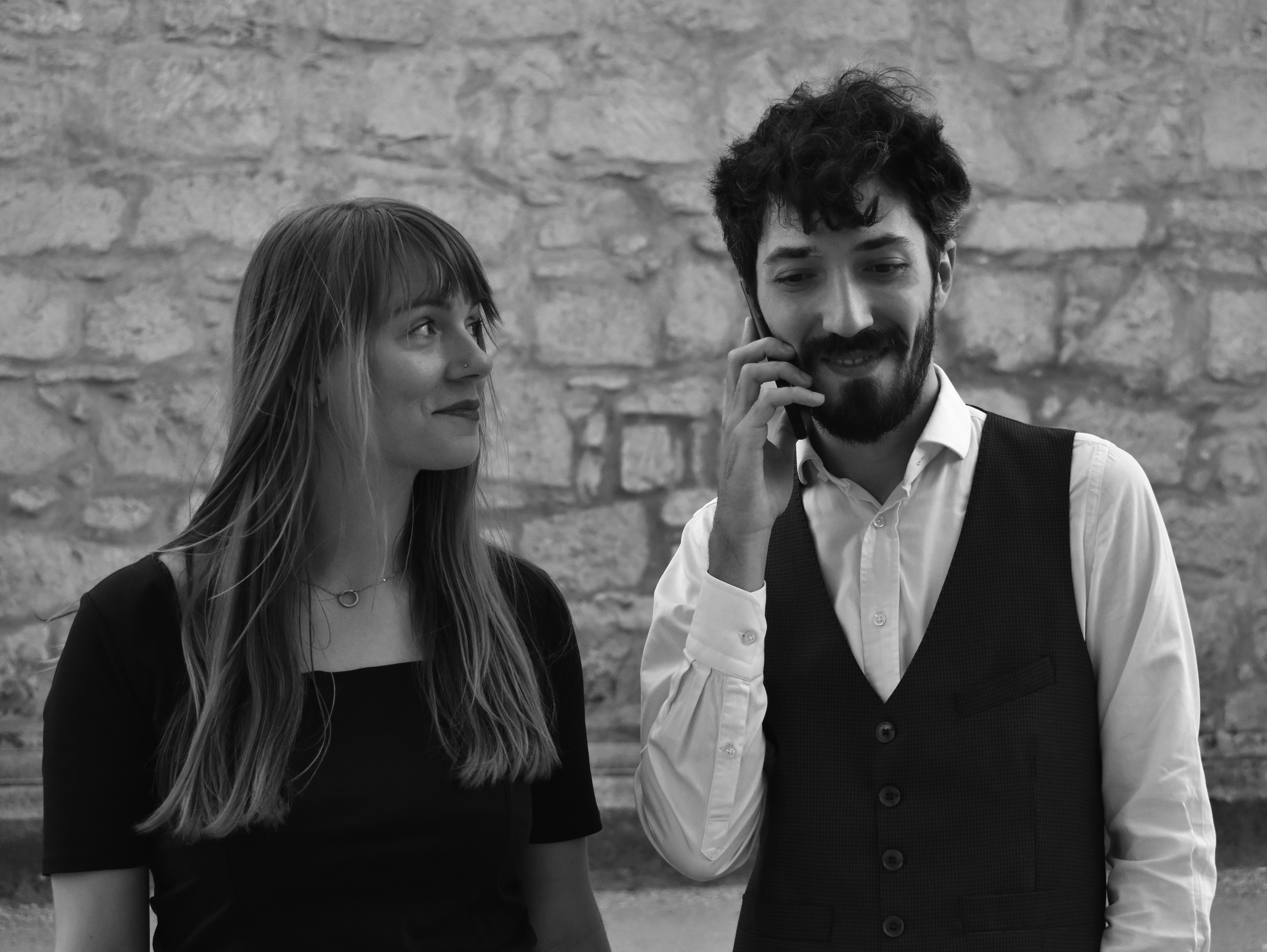 Echipa de arhitecți colaborând